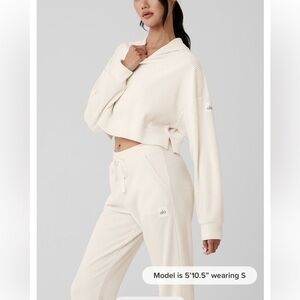 Alo muse sweatset (both pants and sweater shirt) in the color ivory